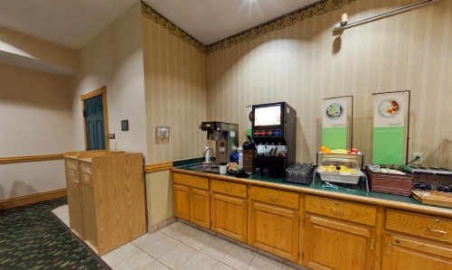 Country Inn & Suites by Radisson, Salina, KS image 21